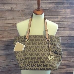Michael Kors- Jest Set bag
